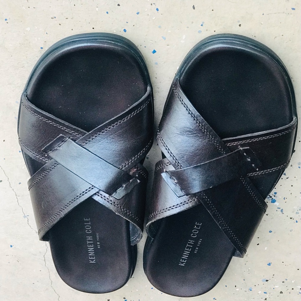 KENNETH COLE Lite-N-Up Leather Sandal - Picture 10 of 10
